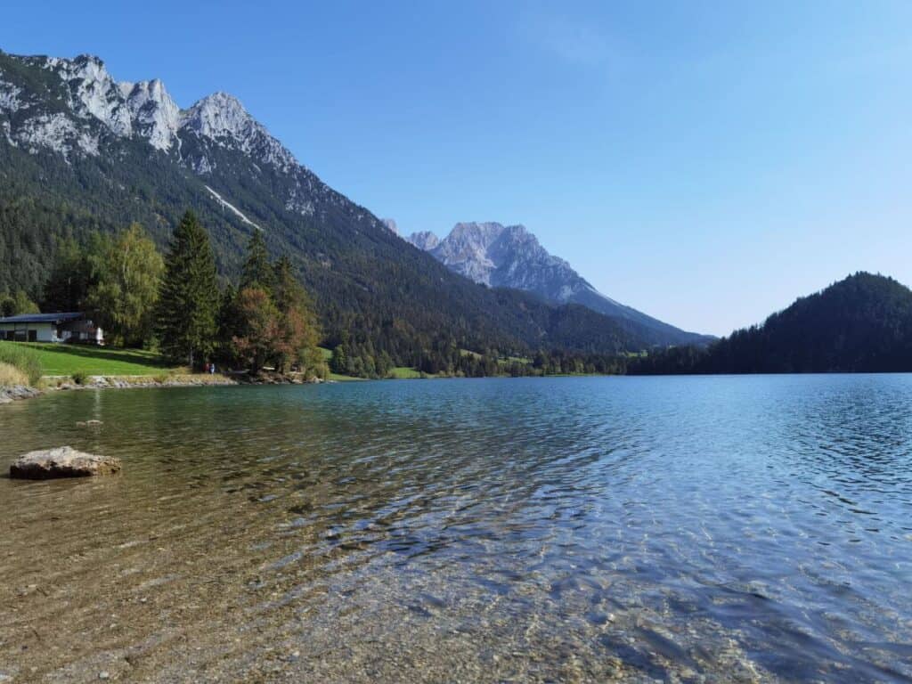 Schöne Seen in der Nähe - der Hintersteiner See samt Kaisergebirge