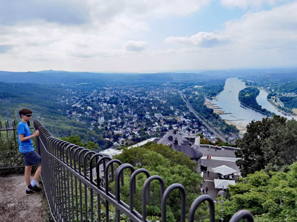 schönste Urlaubsziele am Rhein - der Drachenfels